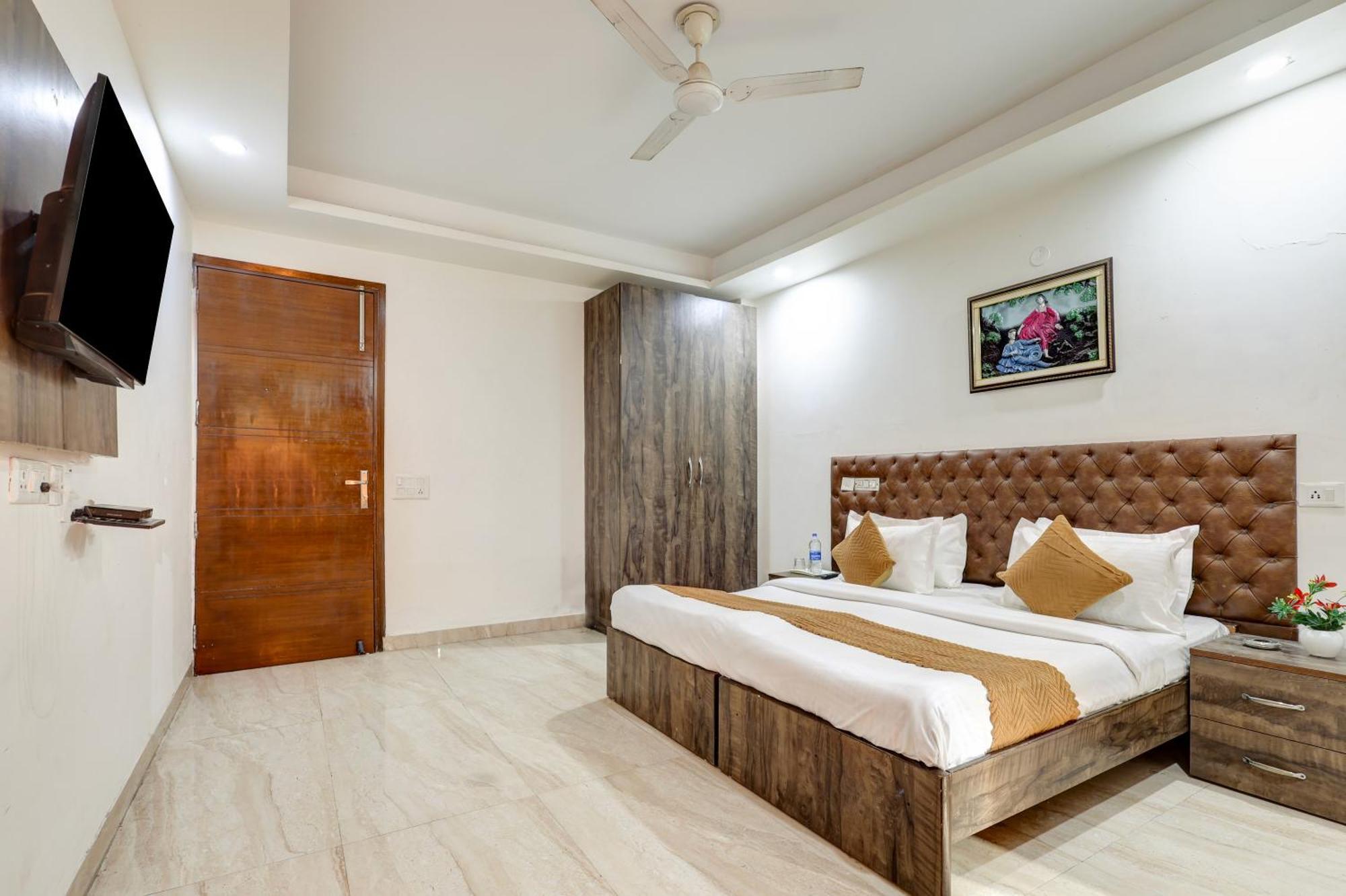 Hotel Aron By The Premium Villa Yeni Delhi Dış mekan fotoğraf