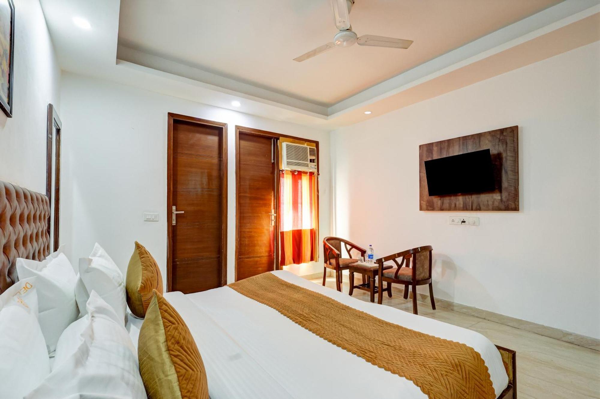 Hotel Aron By The Premium Villa Yeni Delhi Dış mekan fotoğraf