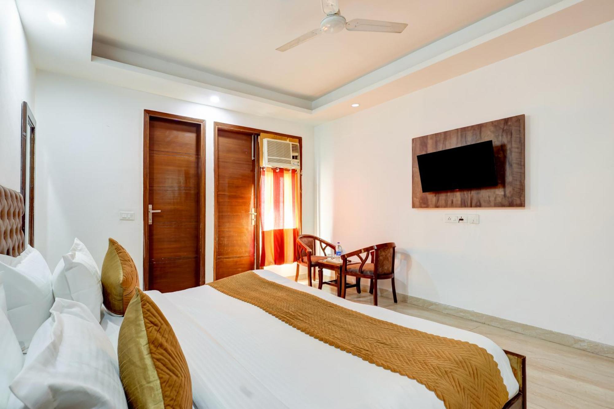 Hotel Aron By The Premium Villa Yeni Delhi Dış mekan fotoğraf
