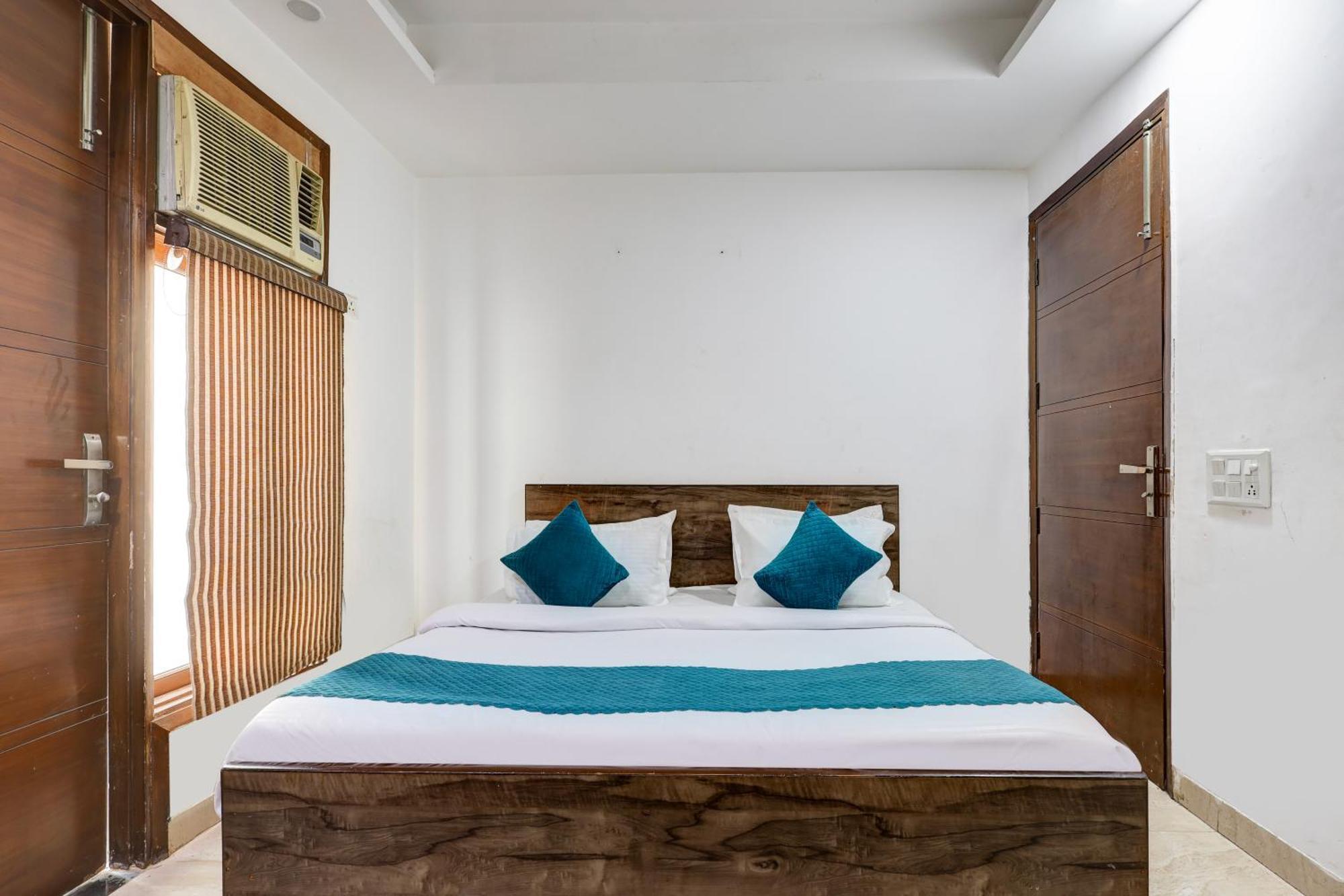 Hotel Aron By The Premium Villa Yeni Delhi Dış mekan fotoğraf