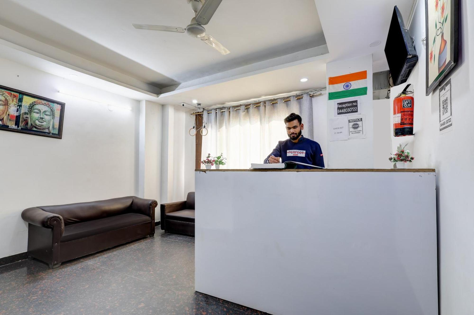 Hotel Aron By The Premium Villa Yeni Delhi Dış mekan fotoğraf